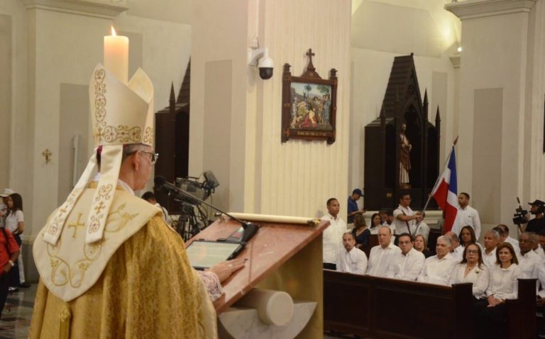 Arzobispo de Santiago exhorta  a dominicanos a preservar la paz