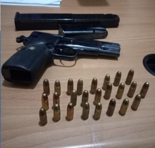 Policía Nacional apresa dos hombres por porte ilegal de armas de fuego