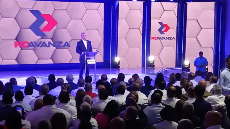 Gobierno firma acuerdo programático con 25 organizaciones políticas