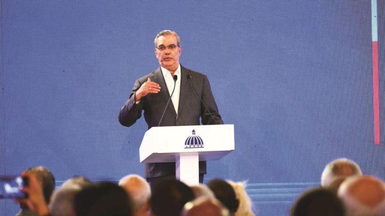Pte Abinader asegura buscan solución a situación de la ADP