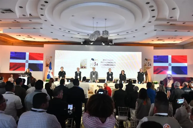 Primer boletín : Abinader 59,24%, Leonel 26,91%, Abel 10,63%