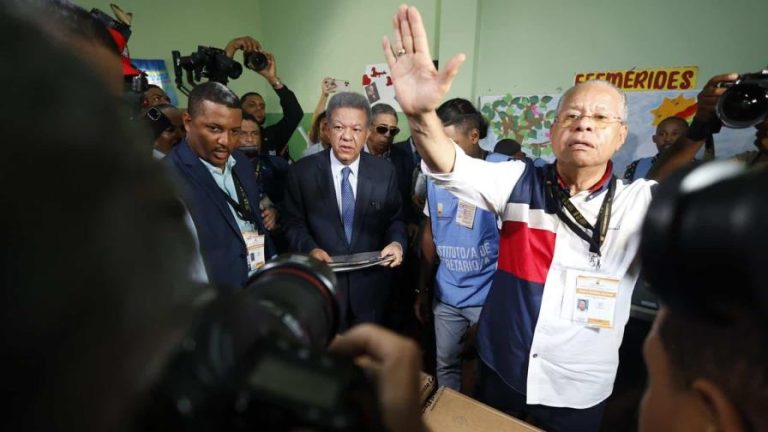 Ex pte Leonel  Fernández reconoce triunfo de Abinader