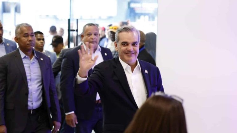 Con el 94% de colegios computados Abinader aventaja con 57.16 %