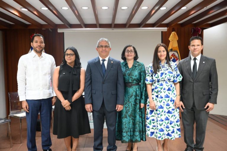 Celebran  taller sobre la libertad de expresión