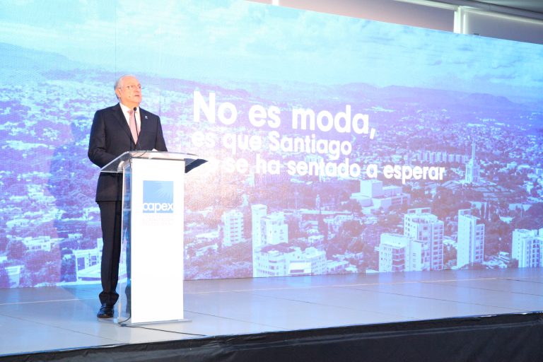 Miguel Lama aseguró que el progreso actual de Santiago no es fruto del azar