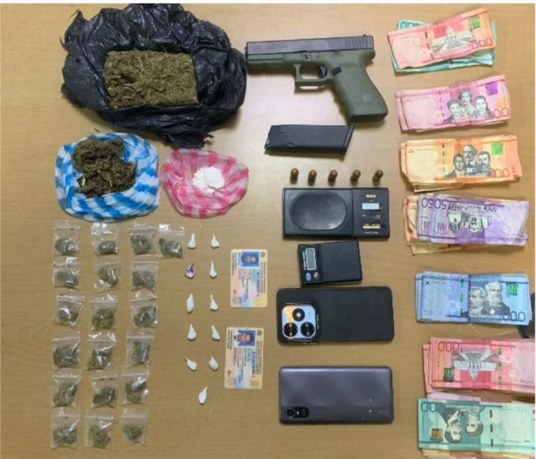 PN y MP apresan dos hombres e incautan pistola ilegal, drogas, balanzas y dinero en efectivo
