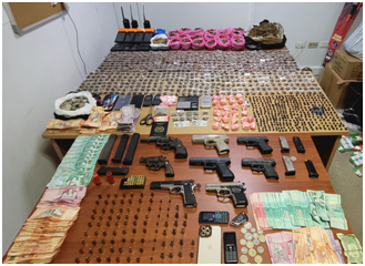 PN y MP confiscan armas de fuego ilegales, estupefacientes, dinero en efectivo