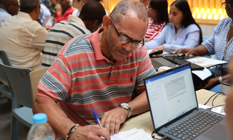 Hacienda anuncia pago de indemnización a policías retirados en 2023