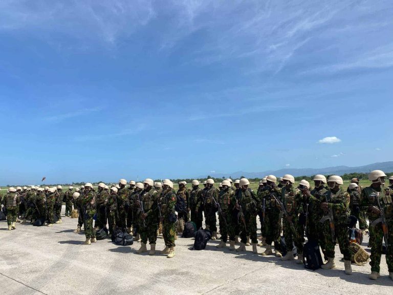 Misión de policías de Kenia llega a Haití