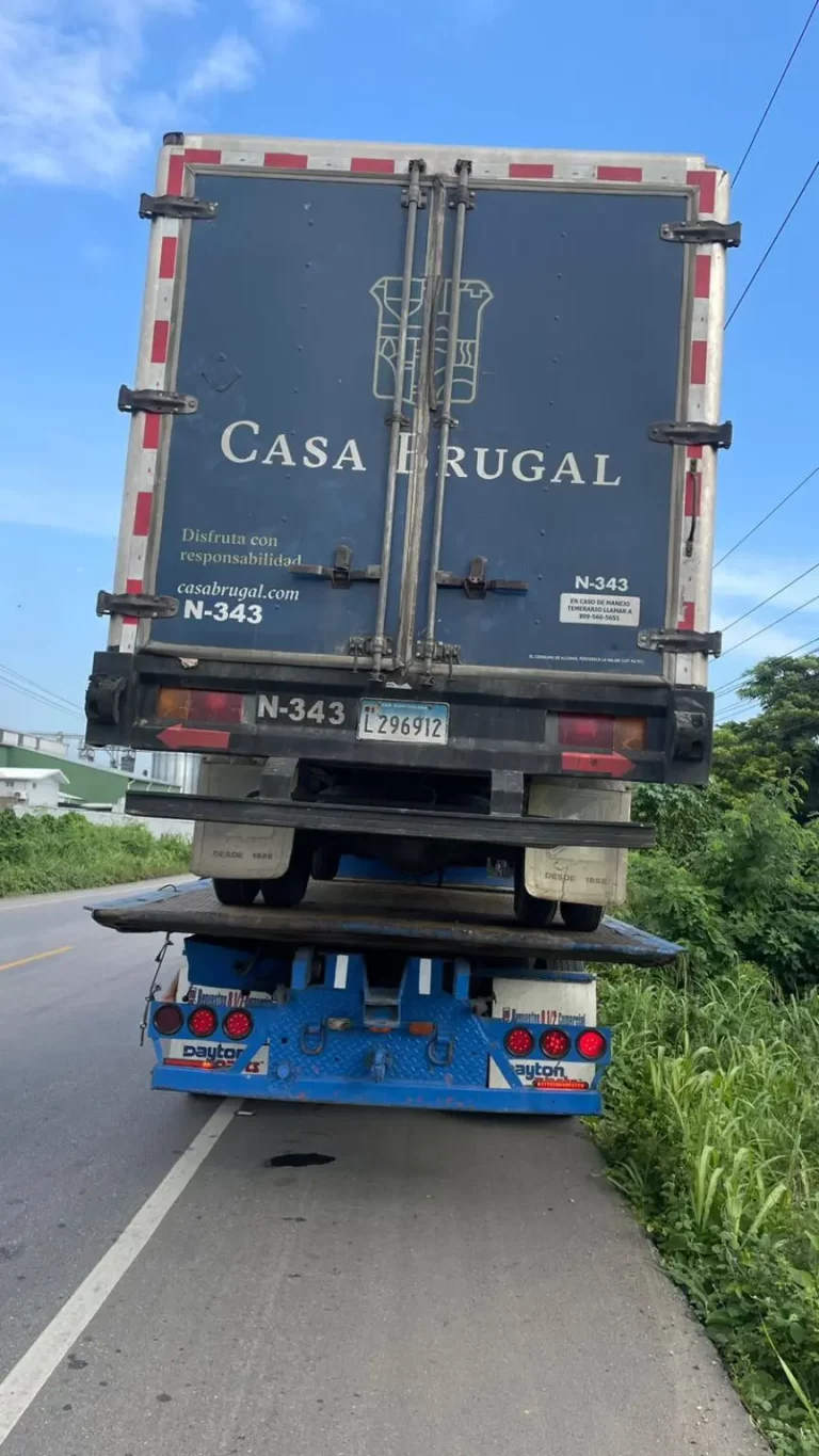 PN recupera 185 cajas de ron, un camión y una escopeta robados