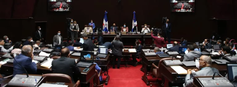 Diputados aprueban proyecto hace obligatorio los debates electorales