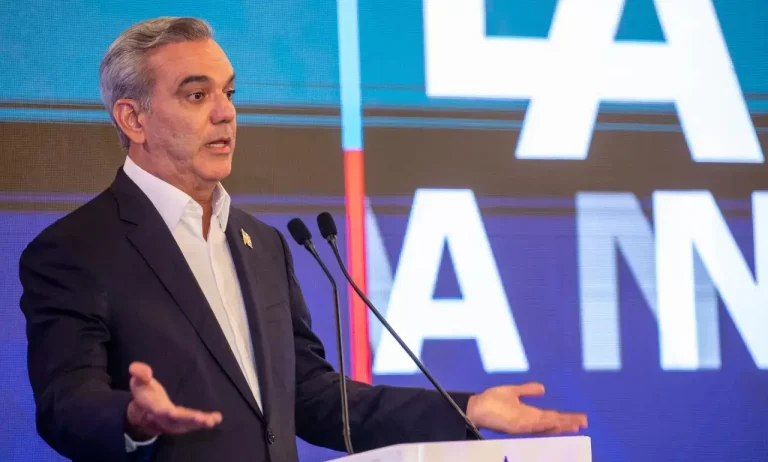 Pte Abinader asegura: «No le va bien al que asalta»