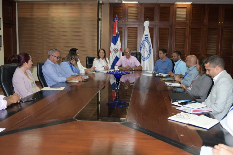 Director de Coraasan da seguimiento a turbidez con equipo técnico