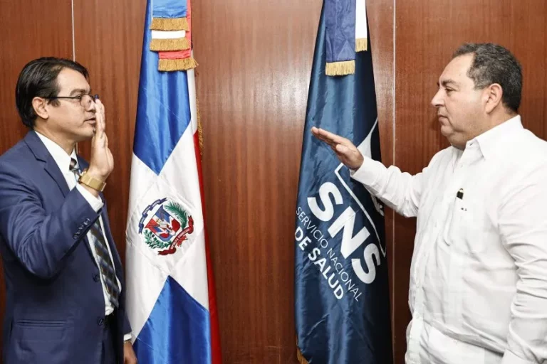 Doctor Hilario Reyes  Juramentado director Servicio Regional de Salud Norcentral