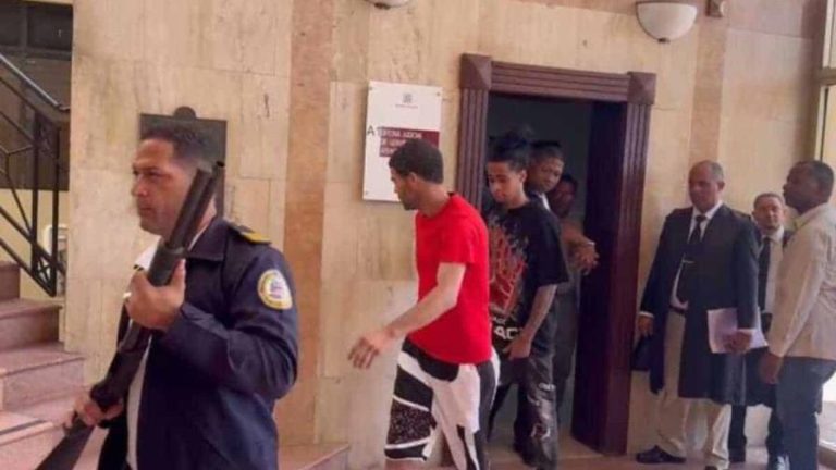 Prisión preventiva a dos hombres por homicidio de joven hallado enterrado en una finca