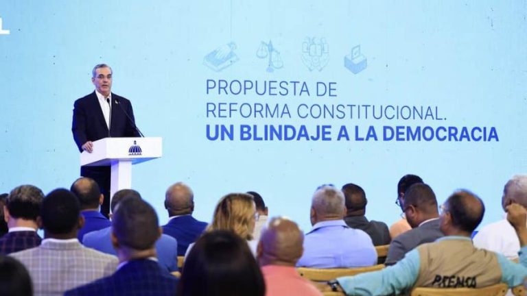 Pte explica en detalle su reforma constitucional