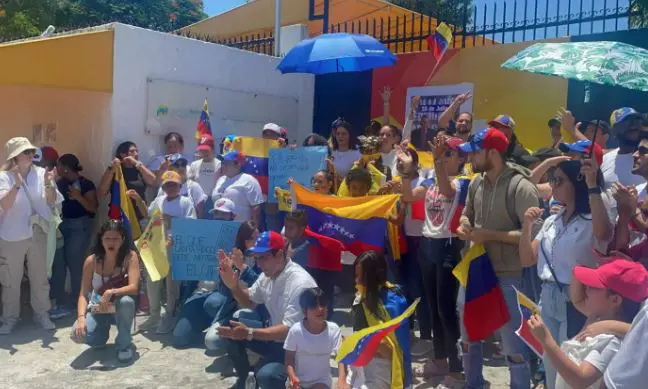 Venezolanos en RD vuelven este sábado a protestar contra Maduro