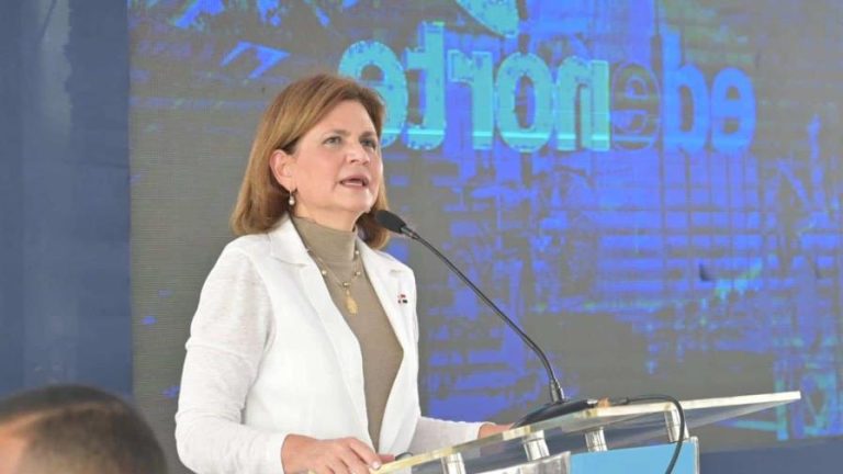Vicepresidenta inaugura líneas de distribución y subestaciones de Edenorte