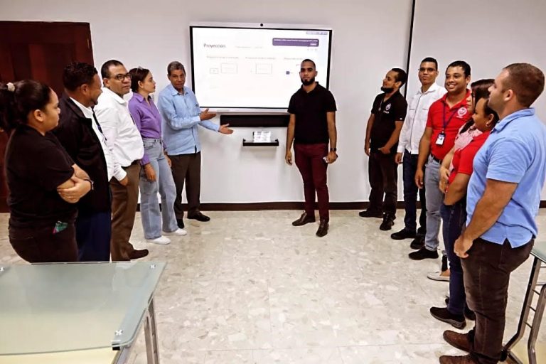 UASD recinto Santiago capacita personal en Informática y Audio Visual