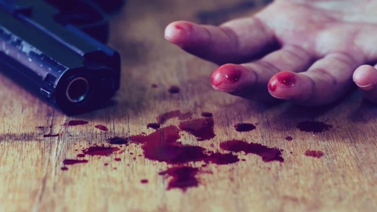 Hombre deprimido por venta de casa de la madre mata a tres hermanos y una sobrina y se suicida