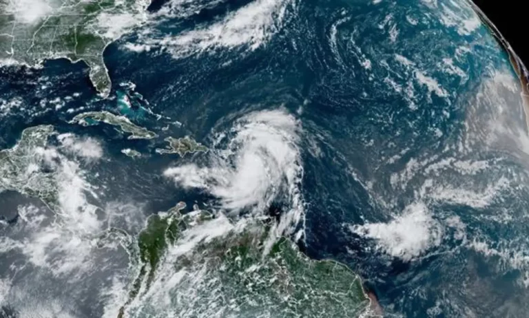 18 vuelos cancelados en el aeropuerto de Puerto Rico por la tormenta Ernesto