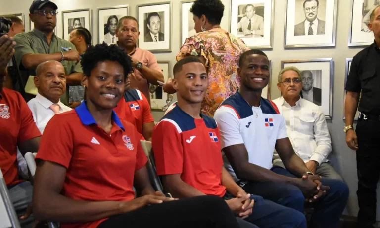 Gobierno entrega RD$34 millones a atletas ganaron medallas en Juegos Olímpicos de París