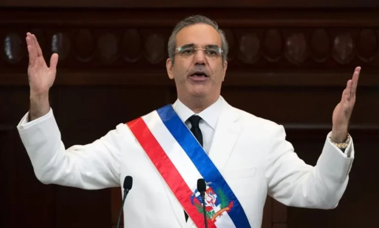 Luis Abinader inicia hoy otro cuatrenio  como presidente