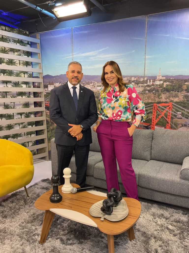Director del Hospital Cabral y Báez expone logros y nuevos programas