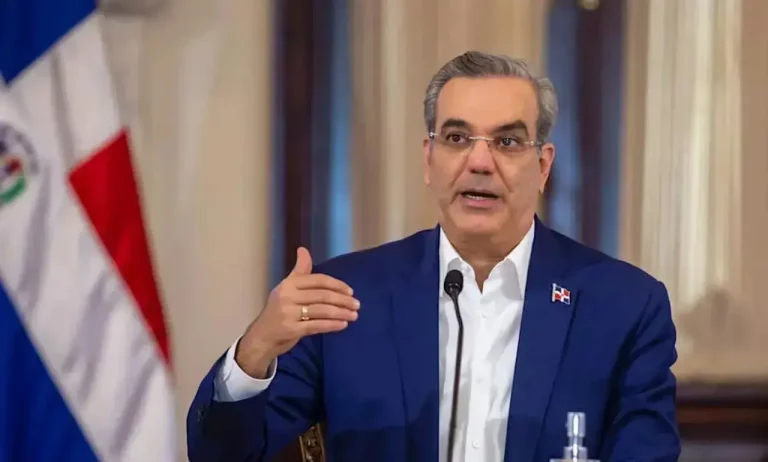 Presidente  Abinader presenta acuerdo de Cielos Abiertos en Alto Manhanttan