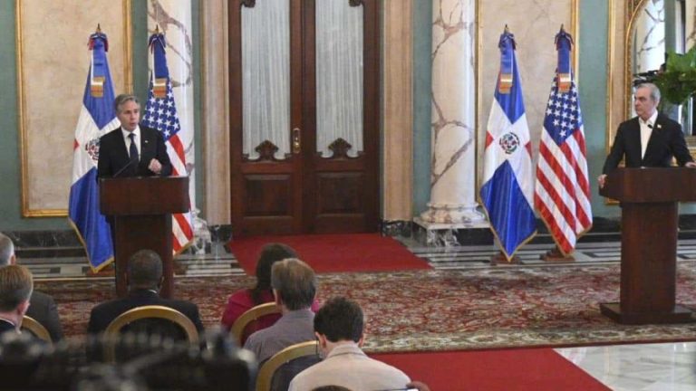 Pte Abinader desea normalizar relaciones con Haití