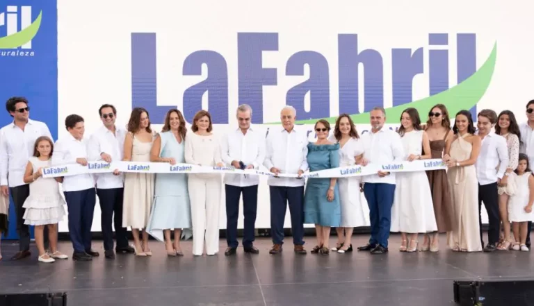 Con la presencia del presidente Abinader La Fabril inaugura su tercera refinería en Santiago