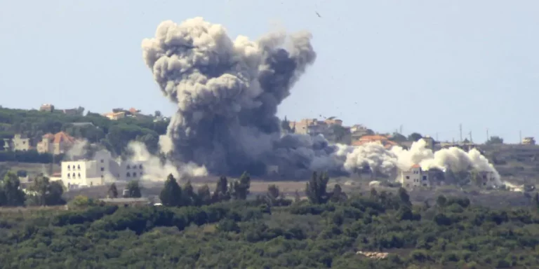 Israel bombardea los suburbios sur de Beirut