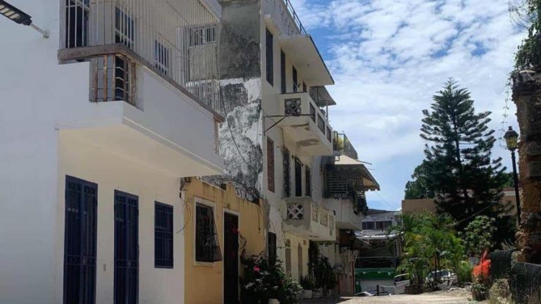 Investigan a hombre que duró tres días con el cadáver de su madre en la casa