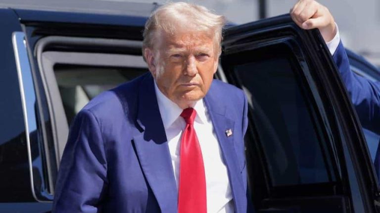 Trump está «a salvo» tras registrarse disparos cerca de su club