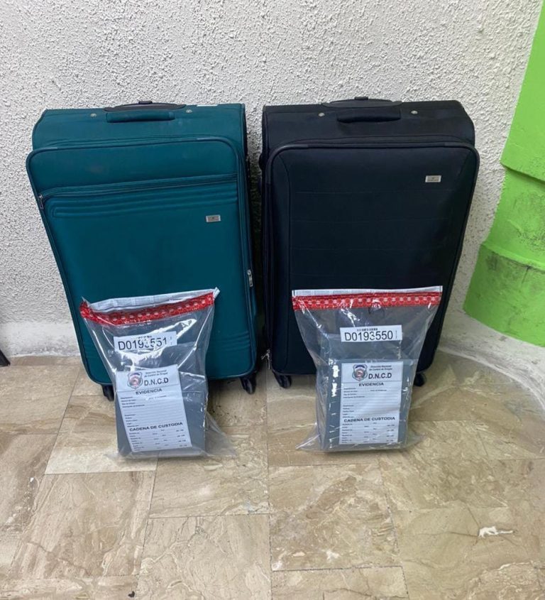 DETIENEN DOS EXTRANJERAS CON MÁS DE CINCO KILOGRAMOS DE  COCAÍNA