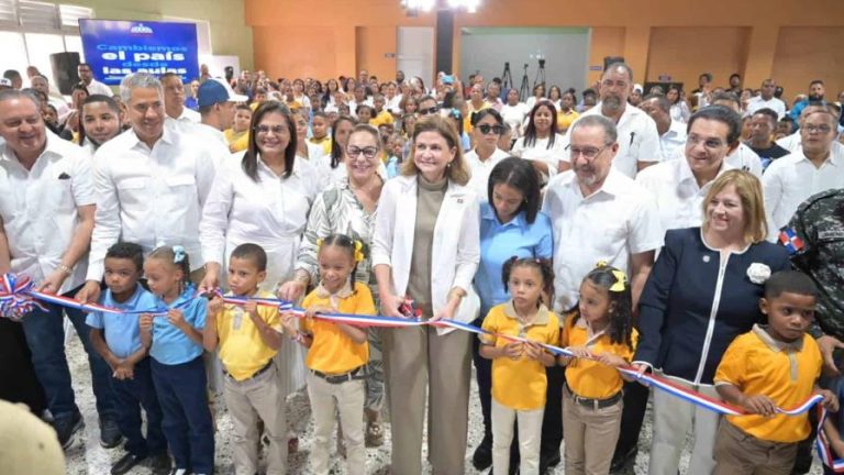 Vicepresidenta Raquel Peña encabeza acto inauguración centro educativo Celestina Patria Grullón