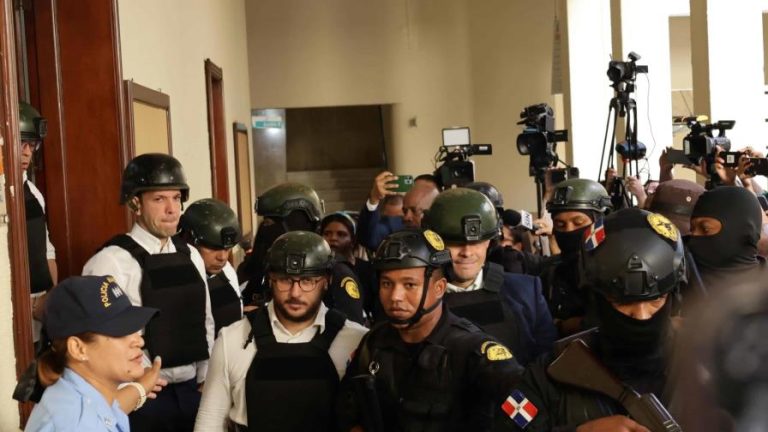 Esperan su traslado a la cárcel de Najayo los enviados a prisión por caso Intrant
