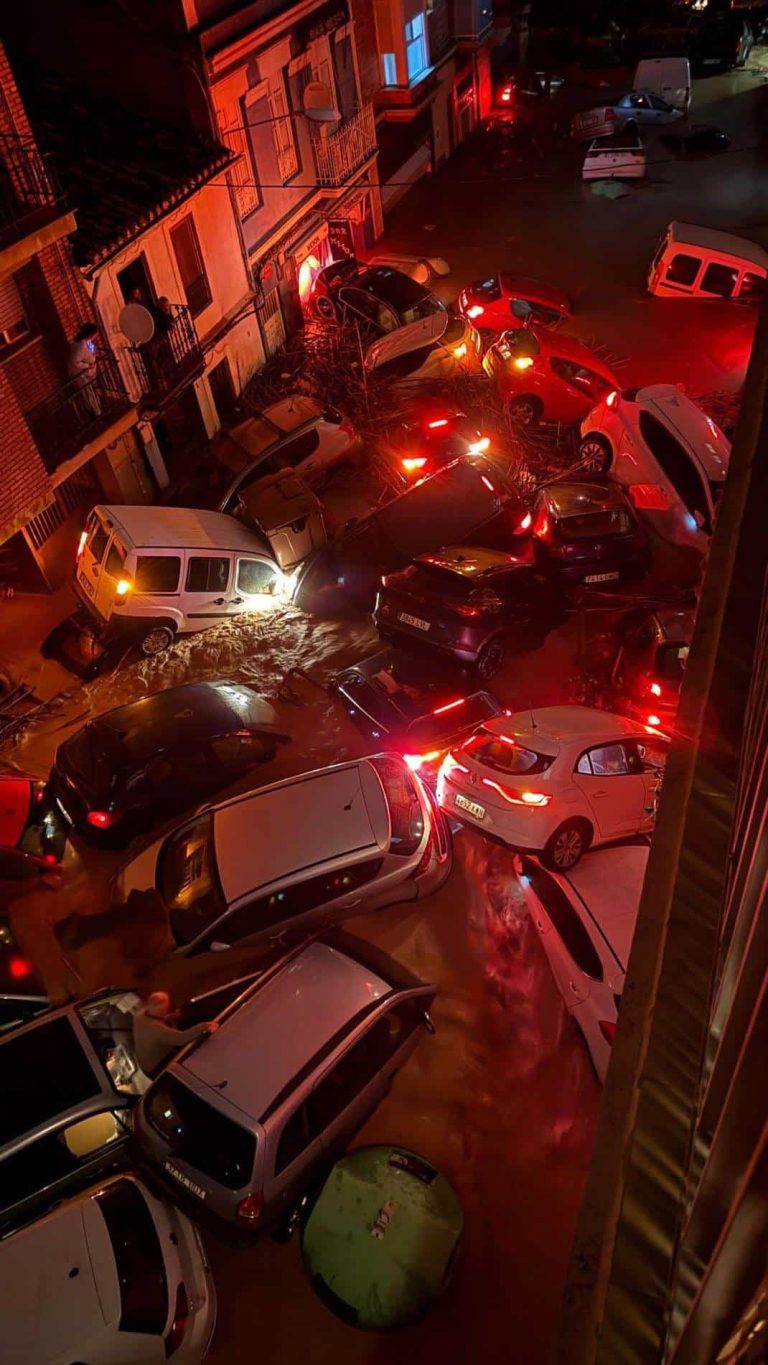 Inundaciones en Valencia, España, dejan un número indeterminado de muertos