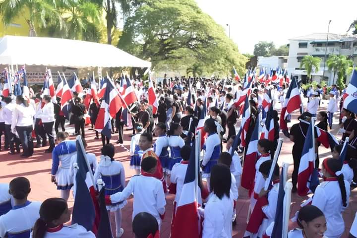 UASD Recinto Santiago y el Ministerio de Educación Desfilan por 180 años  primera Constitución Dominicana