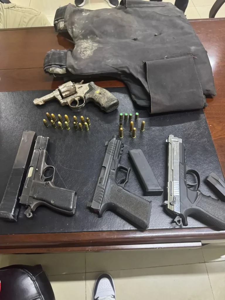 Agentes policiales matan cuatro delincuentes