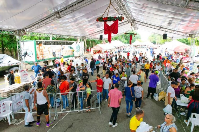Más de 500 mil personas fueron beneficiadas con las seis Ferias Navidad del Cambio con el Inespre