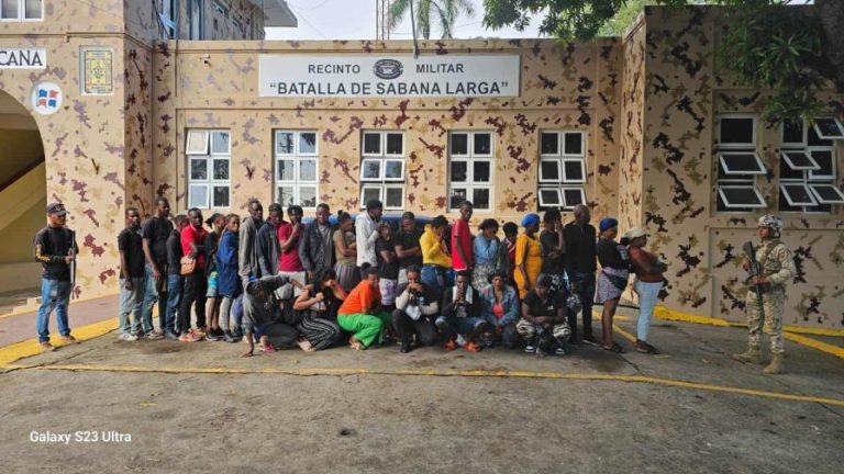 Apresan 30 haitianos indocumentados