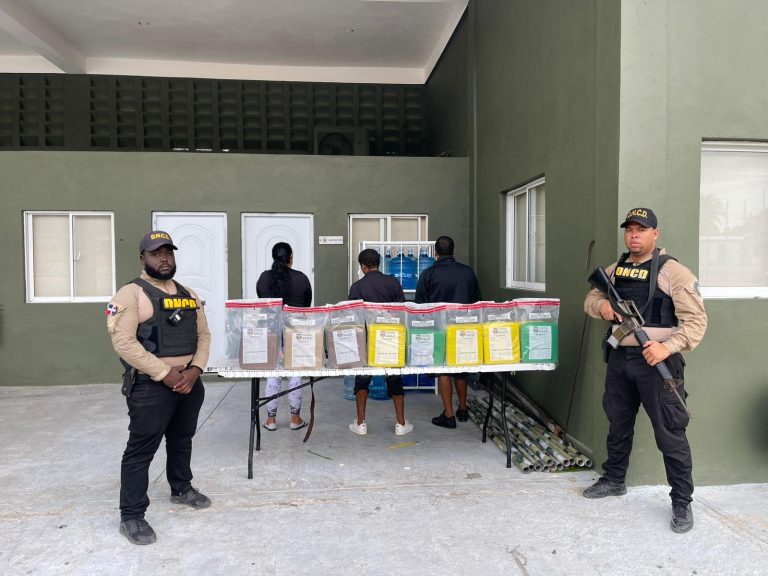 DCND y MP CONFISCAN 15 PAQUETES DE MARIHUANA