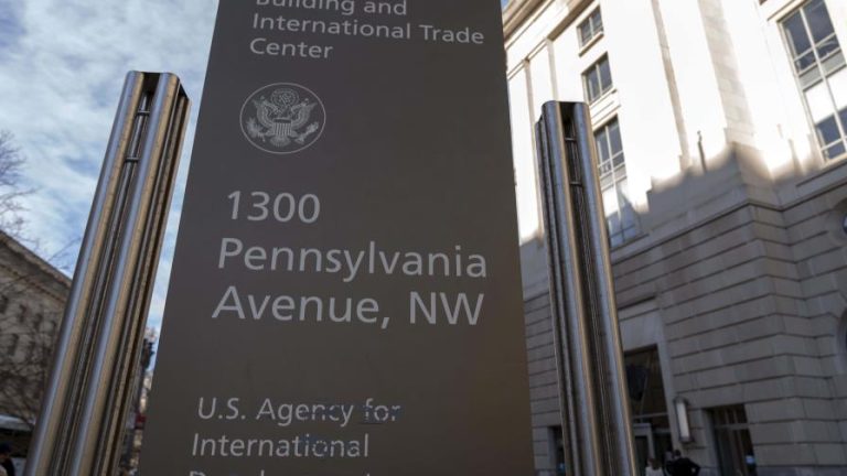 Juez da cinco días al Gobierno de Trump para que descongele los fondos de Usaid