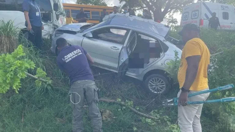 Cuatro personas muertas durante accidente de tránsito