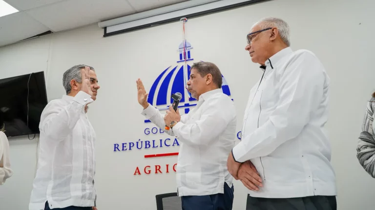 Iván Hernández Guzmán es juramentado como director del Intabaco