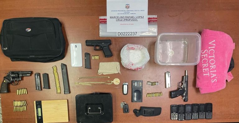 DNCD atrapa hombre con más de 1,000 gramos de crack y cocaína; incauta 3 armas de fuego