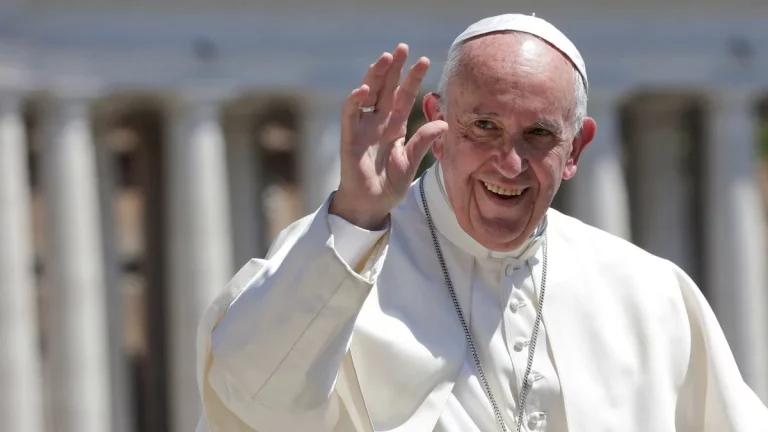 El papa será dado de alta mañana domingo