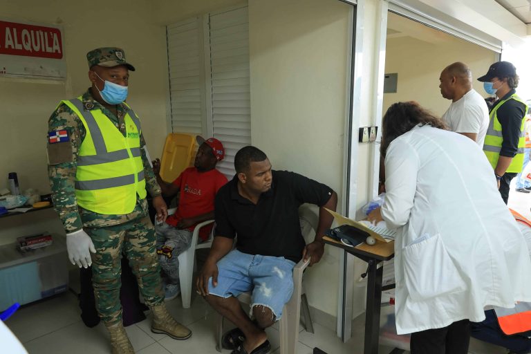 El Intrant  hace prueba antidoping a conductores del kilómetro 9 de la autopista Duarte