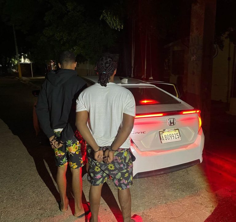 DNCD y MP apresan 2 hombres con más de 18,000 gramos de marihuana